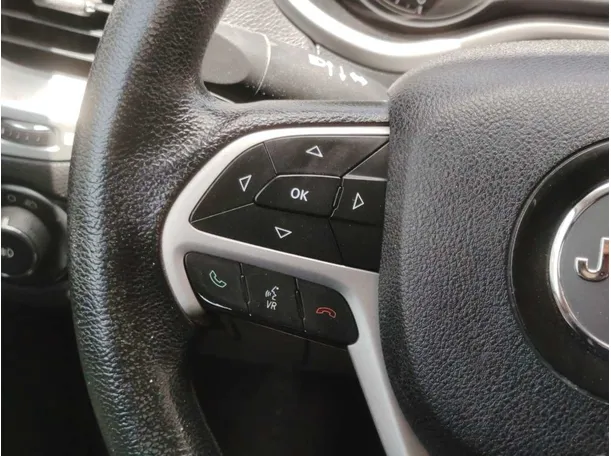 Car image 24
