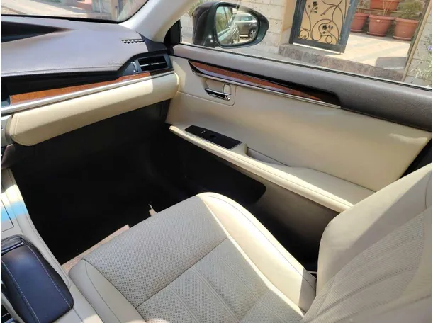 Car image 37