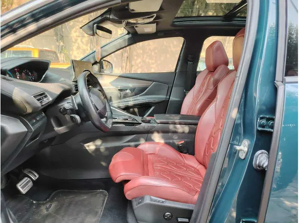 Car image 13
