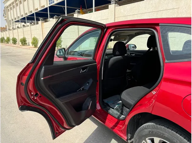 Car image 13