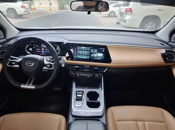 Car image 15