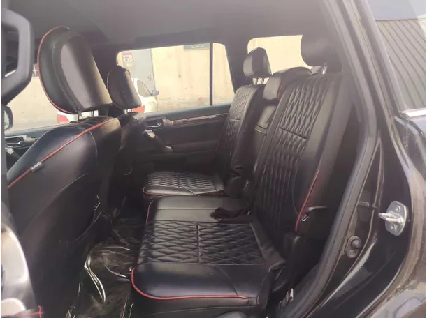 Car image 17