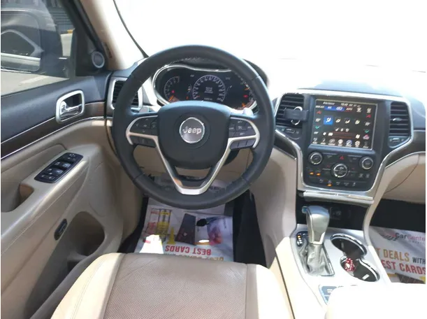 Car image 13