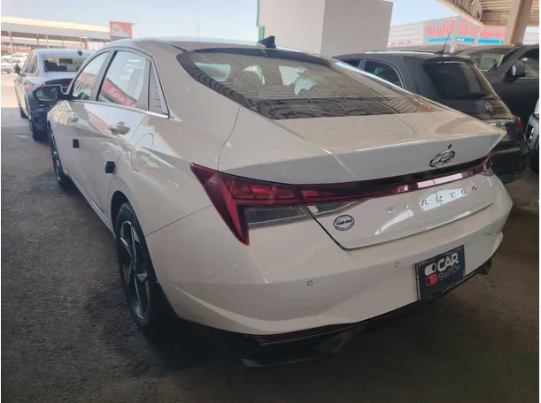 Car image 7