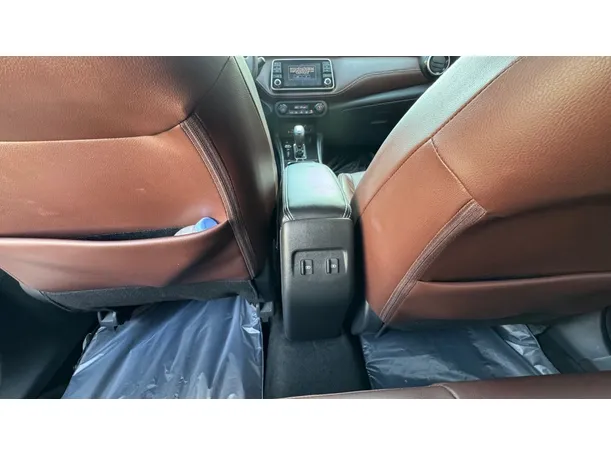 Car image 24