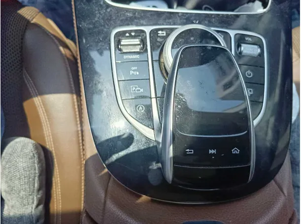 Car image 21