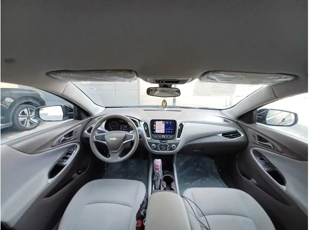 Car image 13