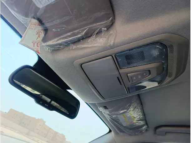 Car image 29