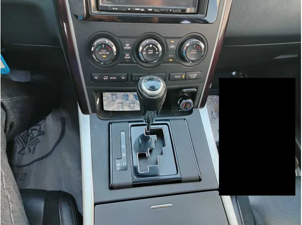 Car image 24