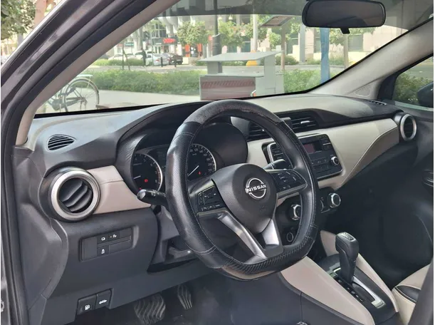 Car image 11