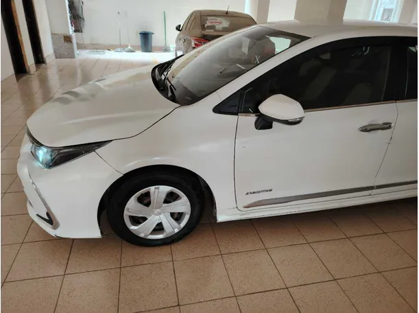 Car image 9