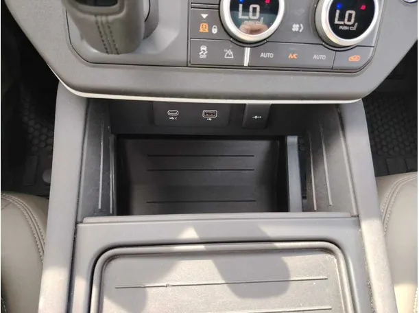 Car image 40