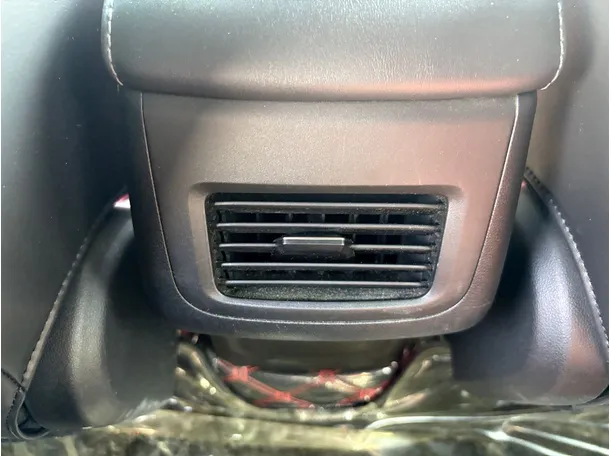 Car image 28