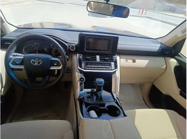 Car image 21