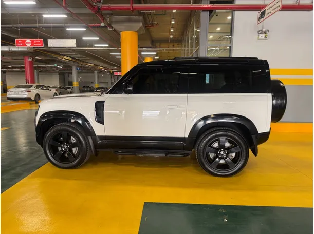 Car image 8