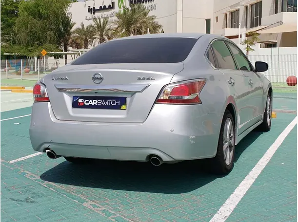 Car image 7