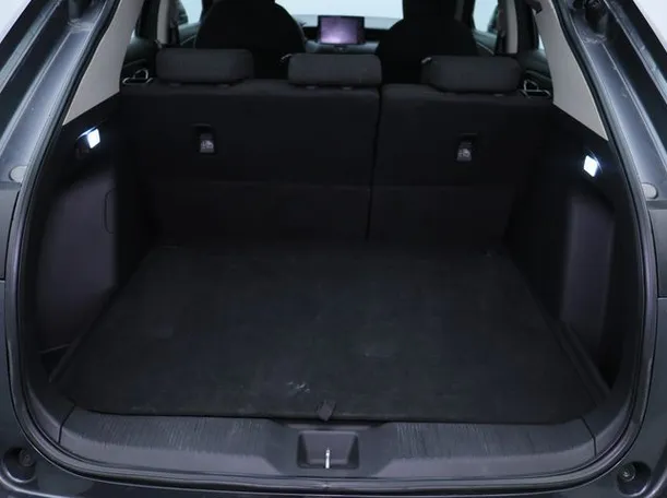 Car image 13