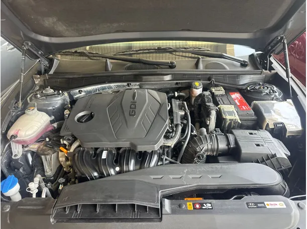 Car image 19
