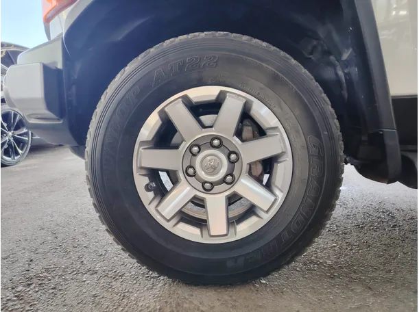 Car image 10