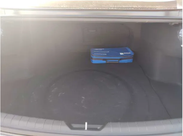 Car image 28