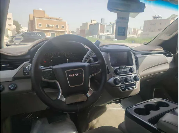 Car image 26
