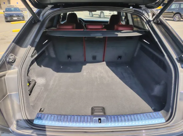 Car image 24