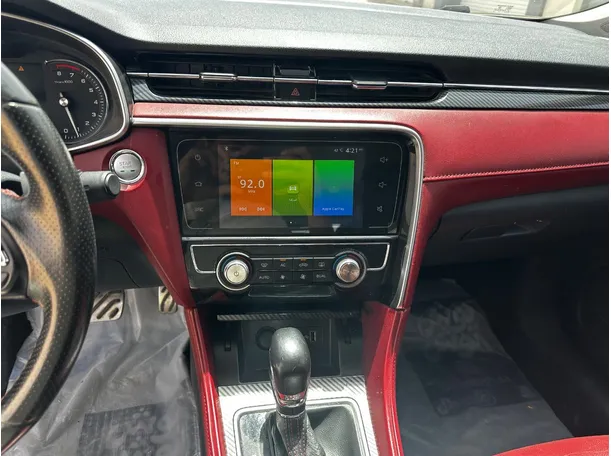 Car image 18