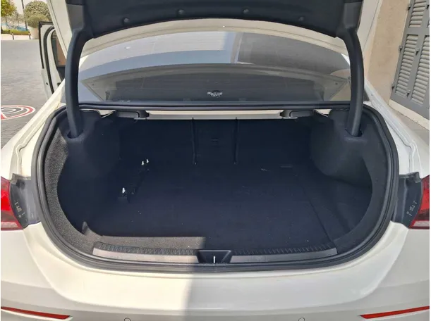 Car image 26