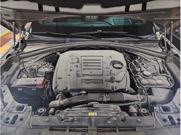 Car image 26