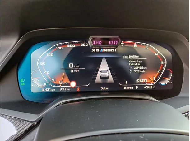 Car image 19