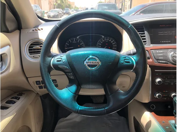 Car image 17