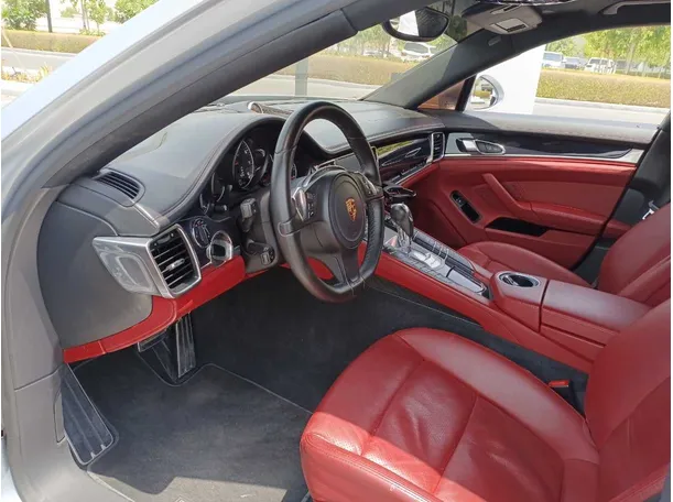Car image 11