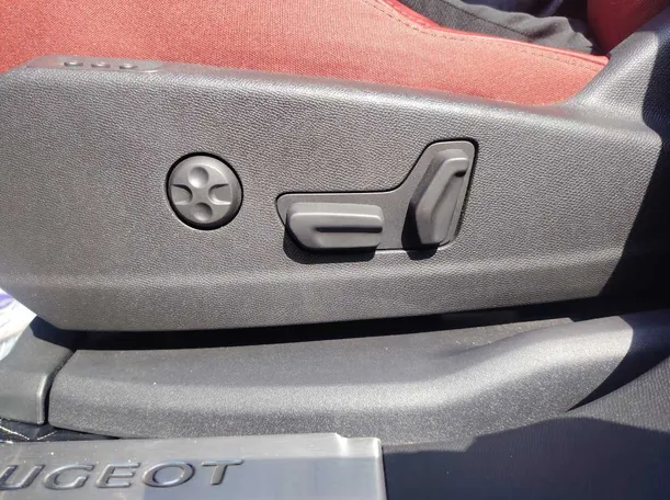Car image 28