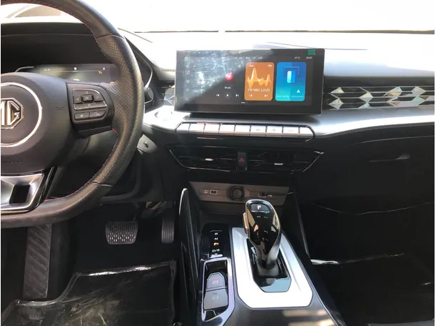 Car image 16