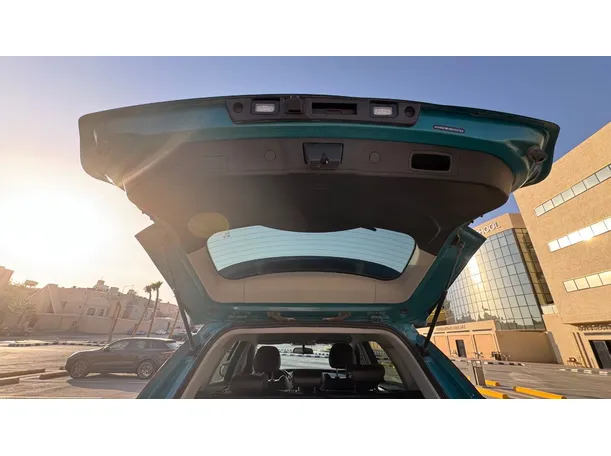 Car image 21