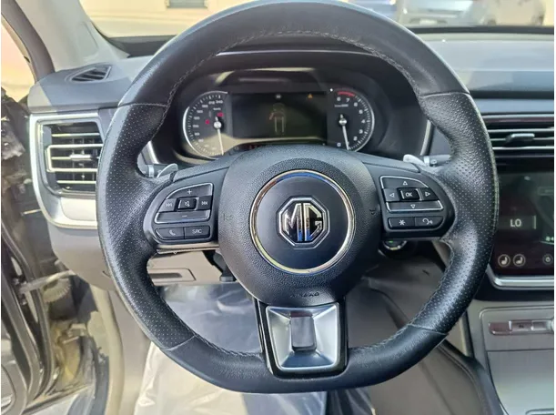 Car image 27
