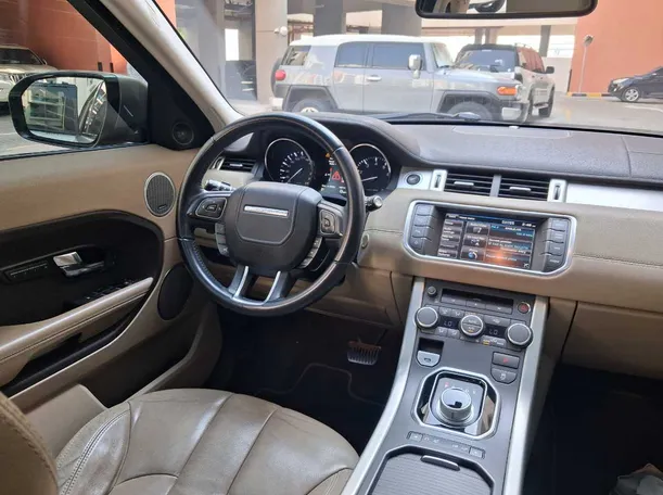 Car image 17