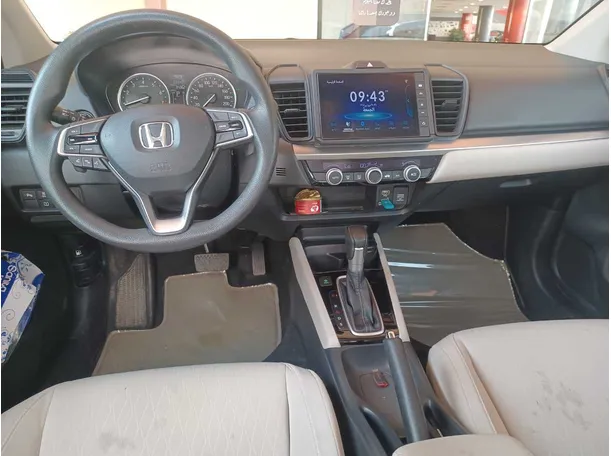 Car image 15
