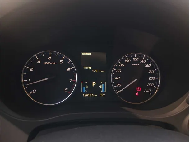 Car image 18