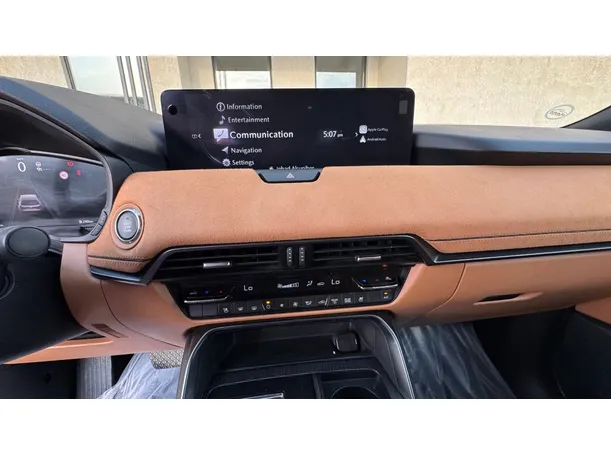 Car image 26