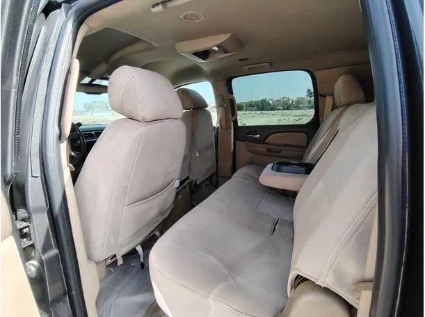 Car image 12