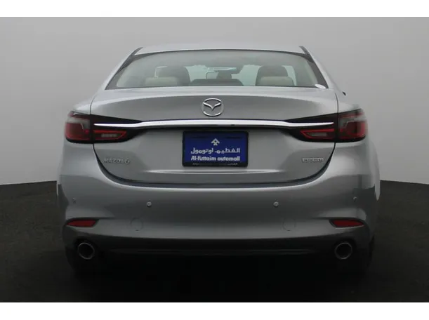 Car image 12