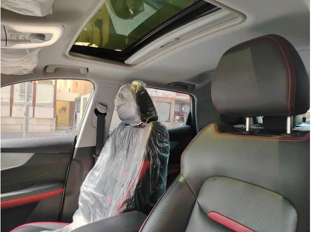 Car image 13