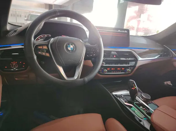 Car image 28