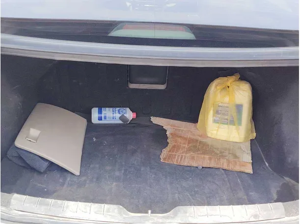 Car image 26