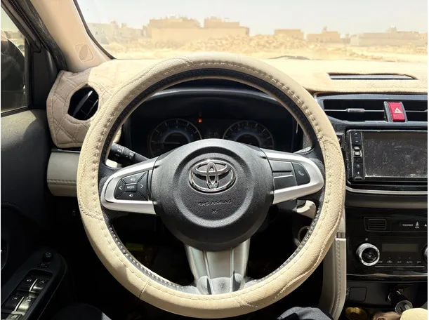 Car image 22