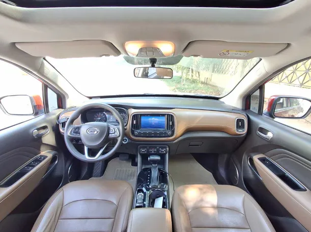 Car image 14