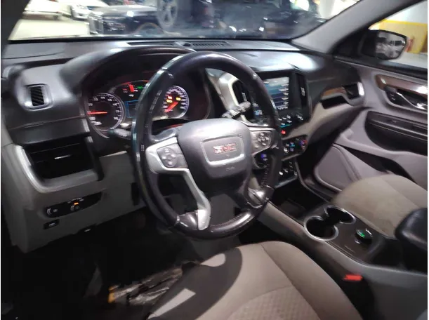 Car image 13
