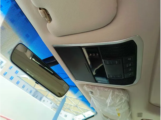 Car image 31