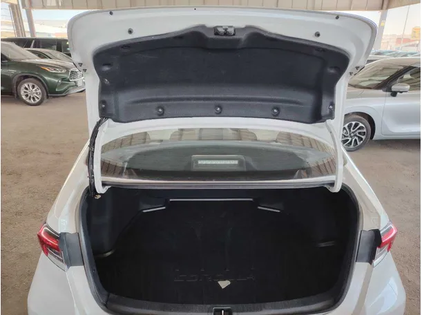 Car image 27
